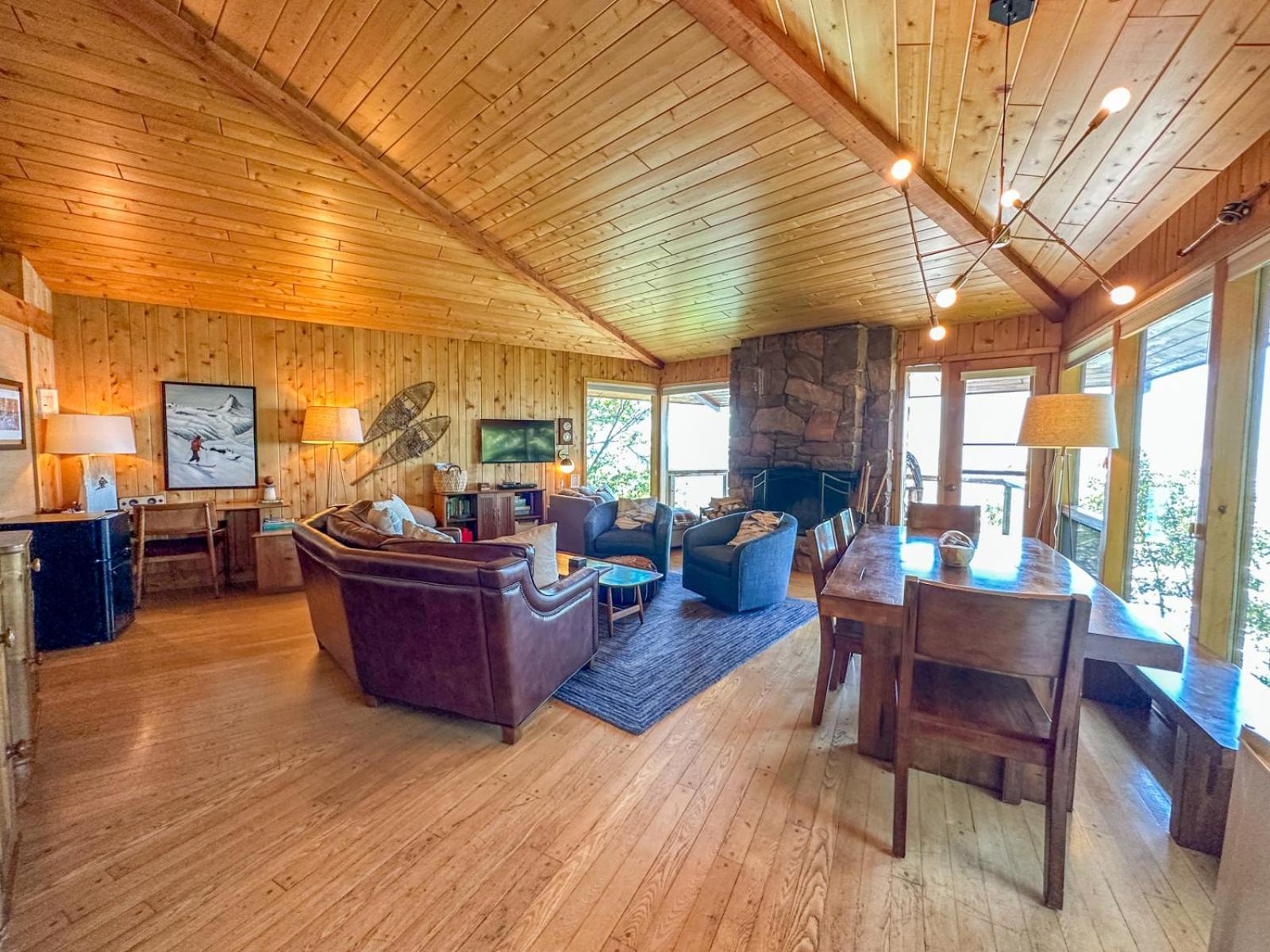 Baileys On The Lake By Cascade Vacation Rentals لاتسين المظهر الخارجي الصورة